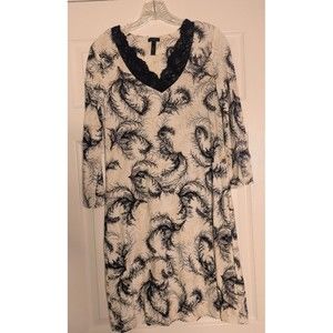 SOMA NIGHTGOWN LONG SLEEVE XS  STRETCH LACE TRIM FEATHER PRINT